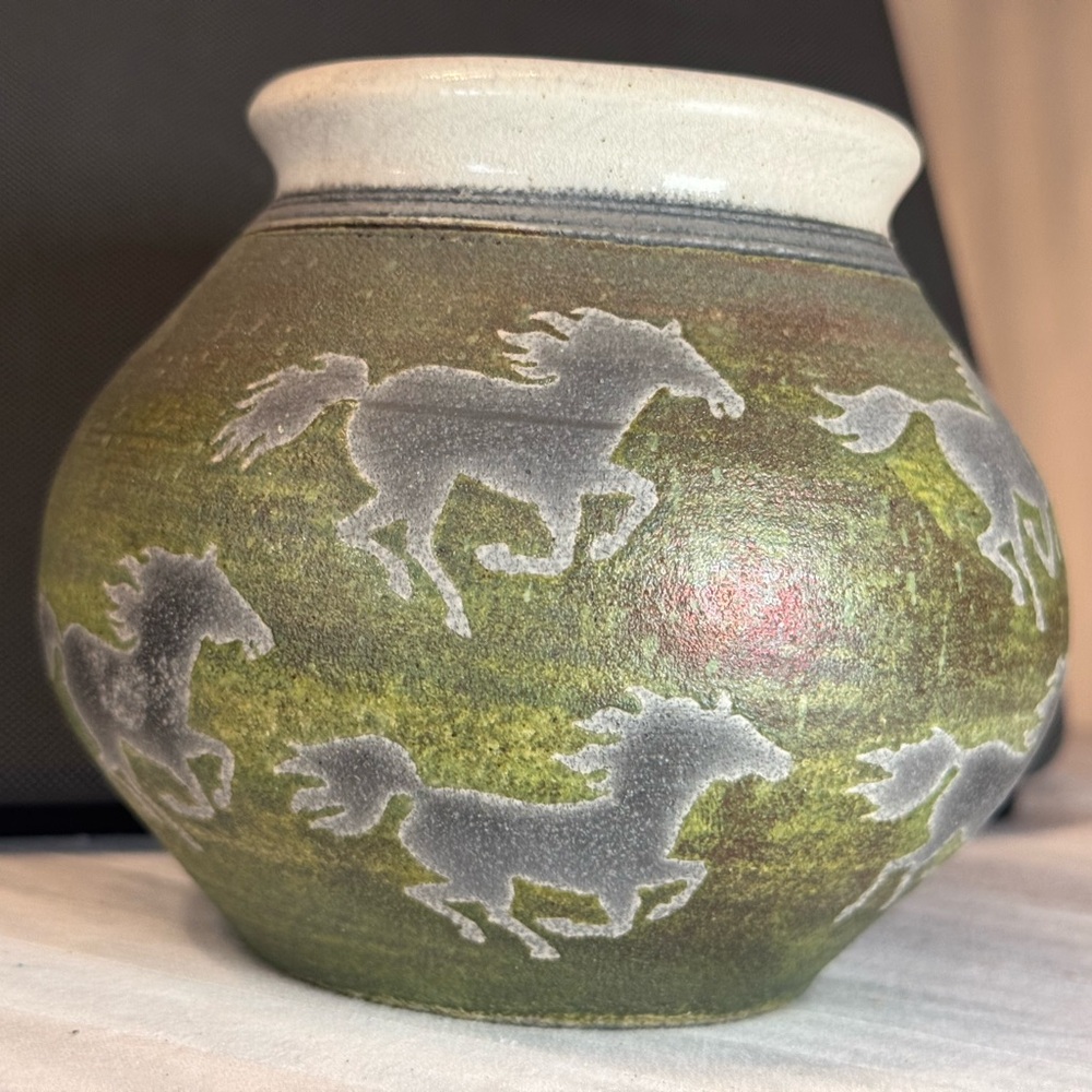J. Diller Handcrafted Raku Pottery Mustang Horses Dream Jar